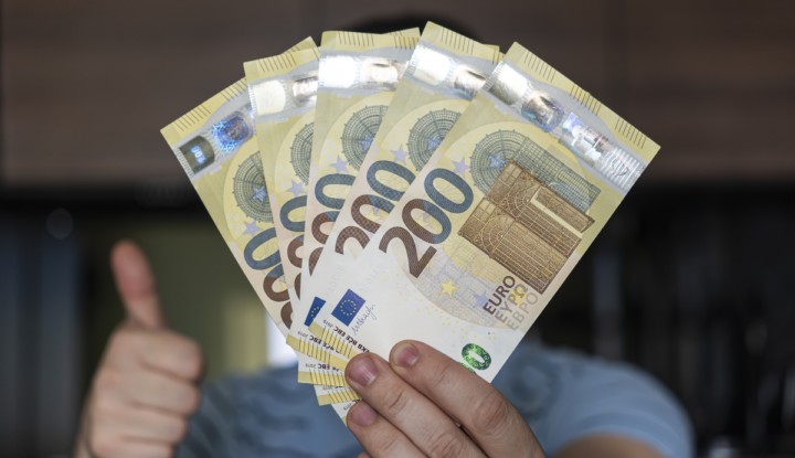 1000 eurós minimálbér