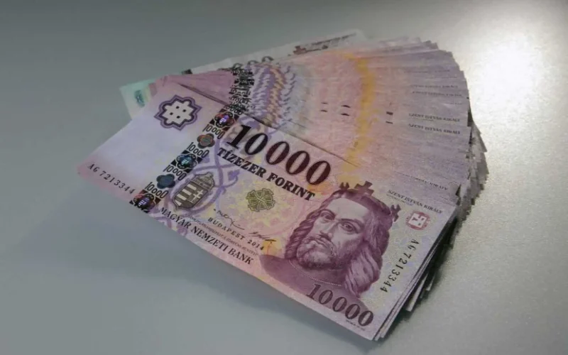 10-ezer-forint