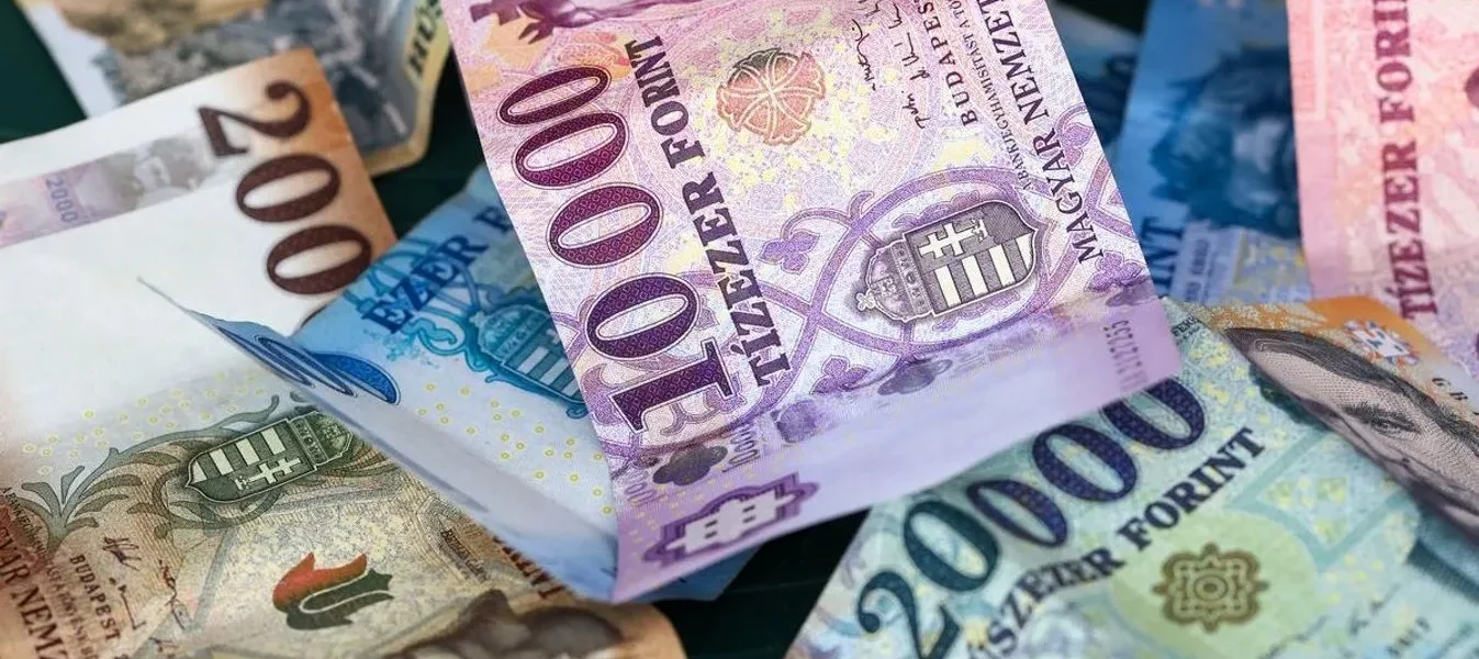 pénz-béremelés