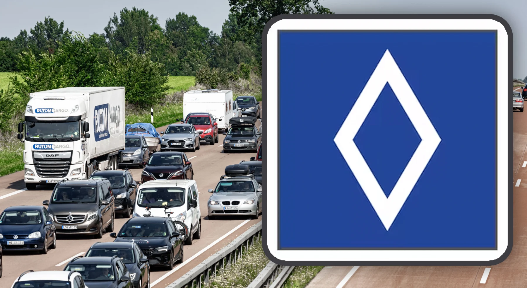 uj-kozlekedesi-tabla