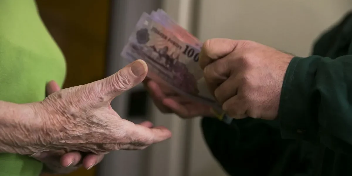 extranyugdíj-postás-2026